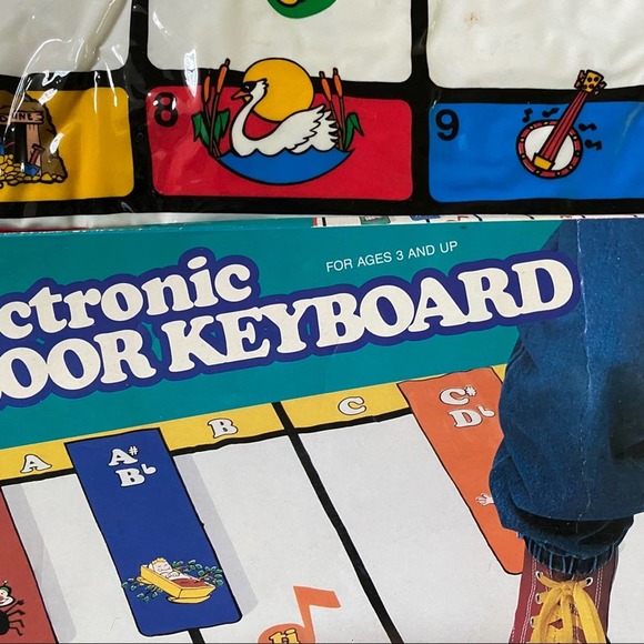 Fao Schwartz Electronic Floor Keyboard - Picture 4 of 5